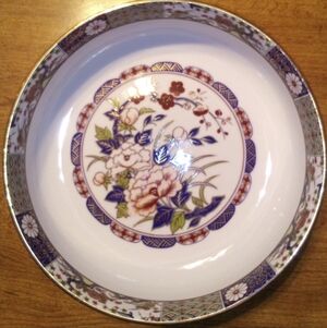 Vintage Shibata Toki Imari Ware Hand Painted Japanese Serving Bowl